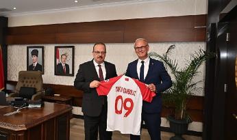 THF Başkanı Kılıç Aydın’da: “Hentbolu Türkiye’de geliştirmeye devam edeceğiz”